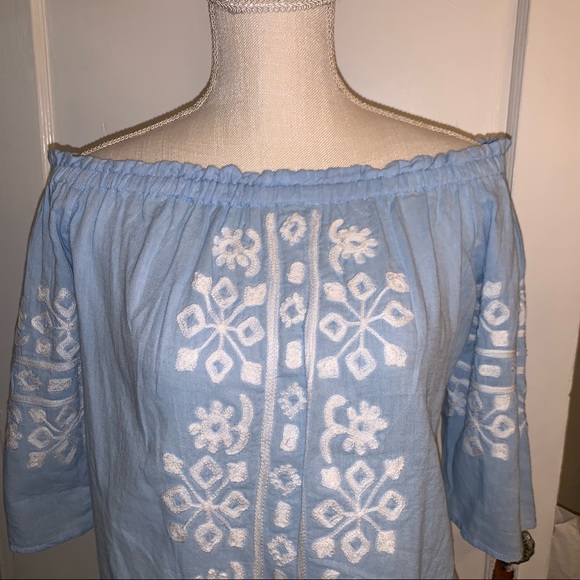 Womens light blue with white trim off shoulders top small new with tags - Picture 2 of 5